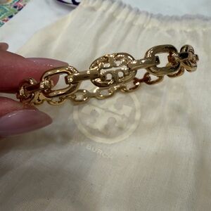 Tory Burch Gold Logo Chain Bangle - Lyst